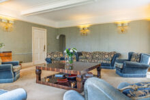 An elegant setting for entertaining and relaxed family evenings