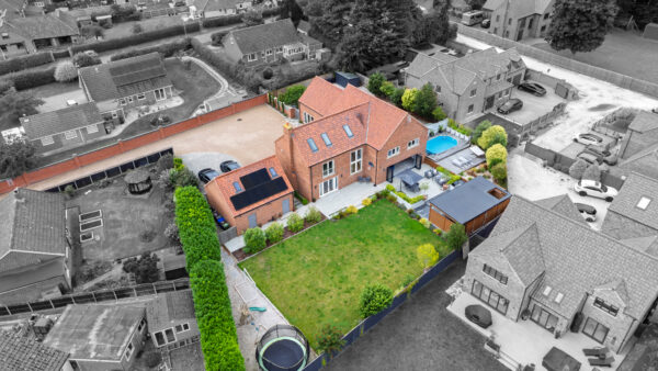 Contemporary Family Living on a Grand Scale at Top Pastures House…