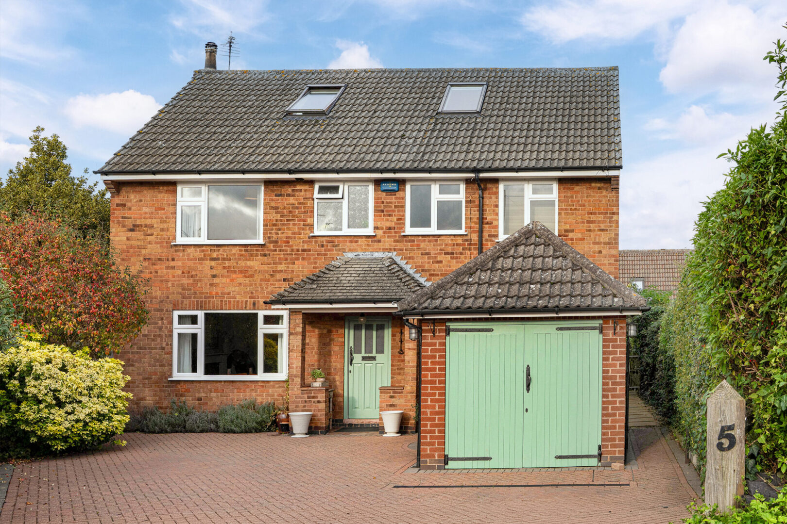 No. 5 Banks Crescent, Bingham
